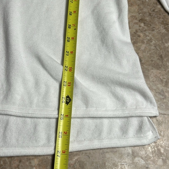 Habitat sweater,women,PTP 19.5” white cotton  pull over,v neck,trim,EC - Picture 10 of 13